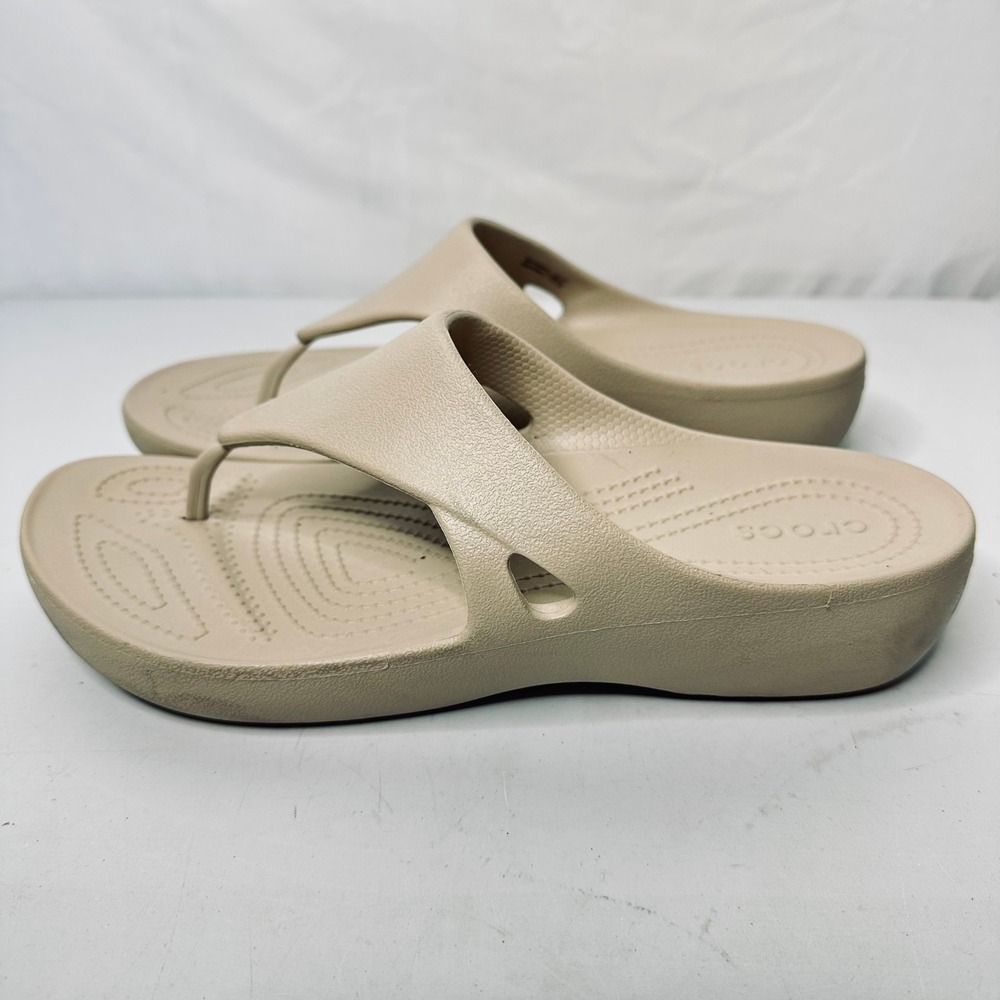Crocs Capri V Flip Flop Sandals Womens 10 Tan Beige Thong Wedge 202502 - Picture 2 of 5